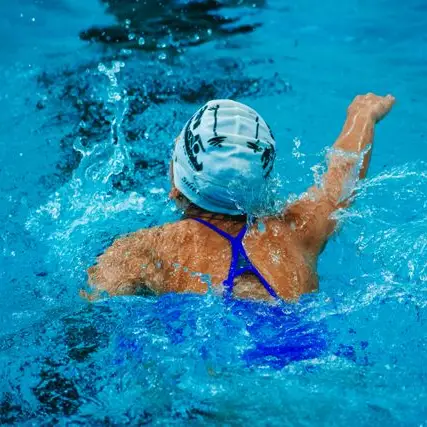 Atleta a Nadar